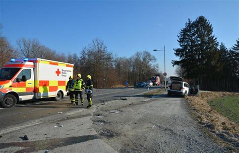 Unfall Auf Kreisstra E Bei Landau Drei Menschen Leicht Verletzt