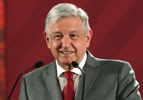 López Obrador anuncia que la construcción del nuevo aeropuerto en Santa