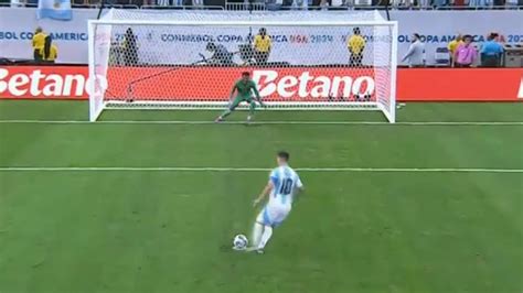 Watch Embarrassed Lionel Messi Fluff Panenka Penalty With Argentina