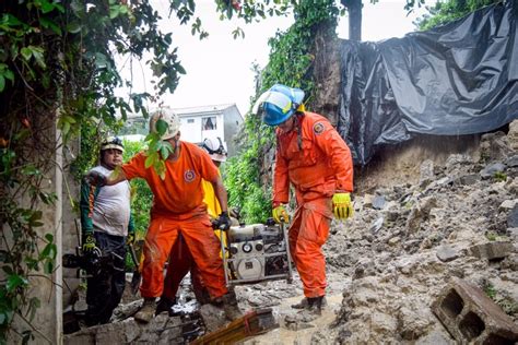 Clima Al Menos Trece Muertos En El Salvador Y Honduras Por El Paso