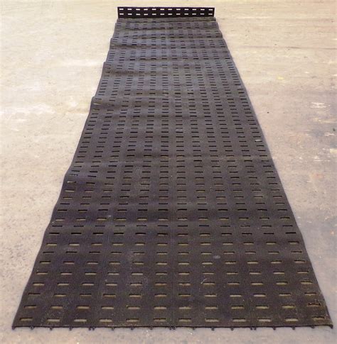 Notrax Interlocking Drainage Mat Chemical Resistant 4 X 17 12x12