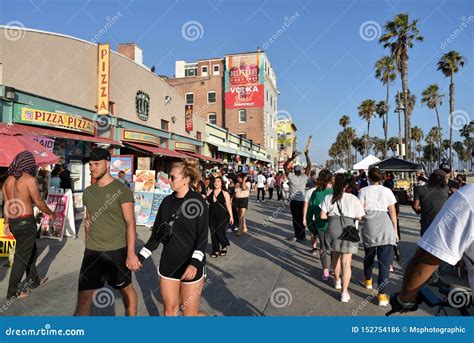 Venice Beach Boardwalk on a Holiday Weekend Editorial Photo - Image of people, pedestrians ...