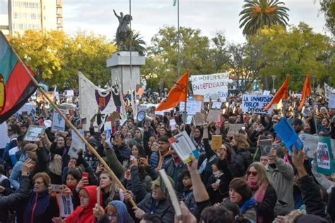 Marcha Universitaria M S De Mil Personas En Buenos Aires Y Mil