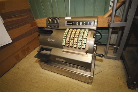 Retro kassaapparat och skrivmaskin - PS Auction - We value the future ...