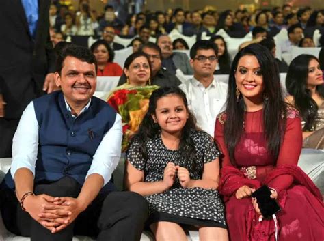 Devendra Fadnavis Wikipedia, Biography, Wiki, Wife, Age, Family, Net Worth