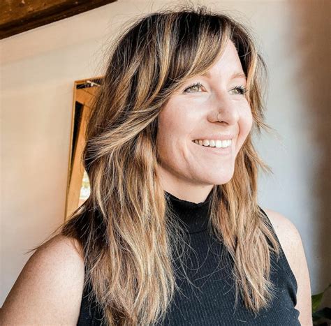 40 Stylish Hairstyles for Plus Size Women Above 50 years of age