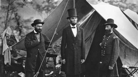 Why Did Abraham Lincoln Wear A Tall Hat