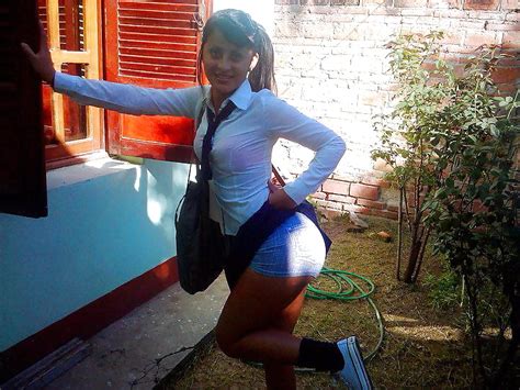 Flaca En La Ducha Muestra El Culo Porn Pictures XXX Photos Sex Images