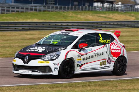 Motorsport Imagery Renault UK Clio Cup Rockingham Photo 3