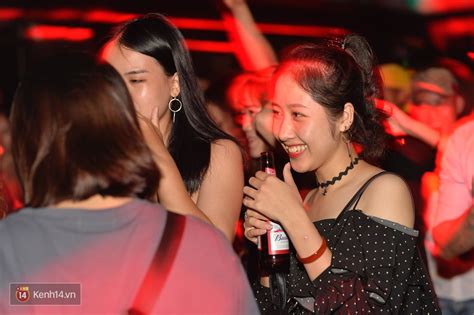 Ngắm loạt ảnh gái xinh kéo hội đi đu đưa lễ Trung thu không có hot nhất chỉ có hot hơn