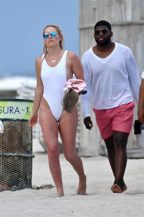 Lindsey Vonn In Swimsuit On The Beach In Miami Celebmafia