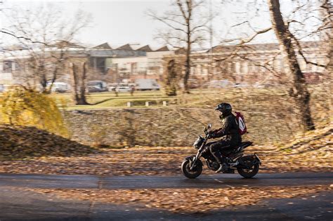 Zdjęcia Benelli Tornado TNT 125 jesien kierowca lewy Benelli Tornado Naked TNT 125 TEST DANE