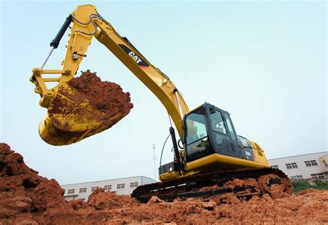 The biggest excavator players discuss GCC demand - Construction Week Online