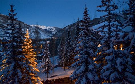 Winter landscape in Vail Colorado - Dotted Globe