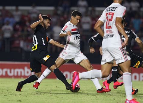 São Paulo empata o Corinthians no Morumbi SPFC