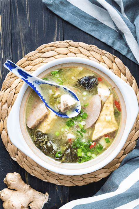 Chinese Fish Soup (魚頭爐) | Wok and Kin