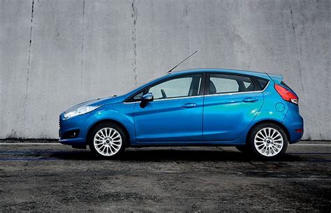 Ford New Fiesta versões preços e todos os custos do hatch Carros