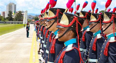 Academia Militar Das Agulhas Negras Ex-alunos Notáveis - ACADEMIA MILITAR DAS AGULHAS NEGRAS NOS 210 ANOS FORMA AS PRIMEIRAS ...