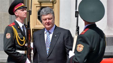 Porochenko Veut La Fin Des Combats Dans Lest De L Ukraine D S Cette