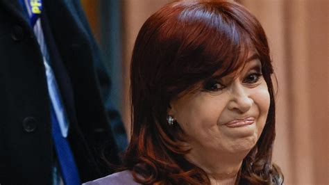 Inhabilitan de por vida a Cristina Fernández para ejercer un cargo