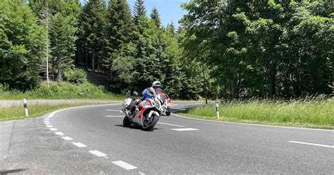 Les Nouveaux Marquages Moto Au Mollendruz Semblent Avoir Am Lior Les