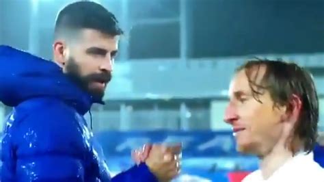 El Palo De Modric A Piqu Por Ir A Pedir Explicaciones Al Rbitro Tras