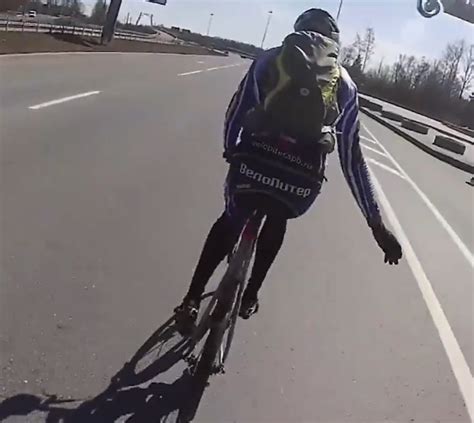 Hacer Ciclismo En Carretera Abierta Es Como Jugar Al Piedra Papel