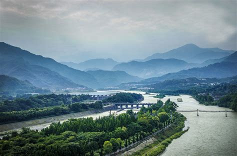 Dujiangyan Travel Guide | China-Travel-Guide.net