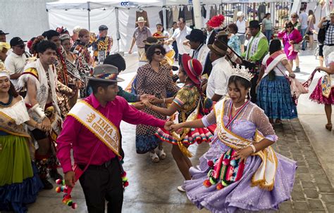 Ñustas y bailarines del carnaval dieron la bienvenida a más de 3 mil