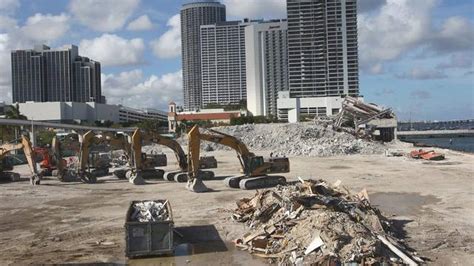 Miami Heralds Iconic Building Is History Miami Herald