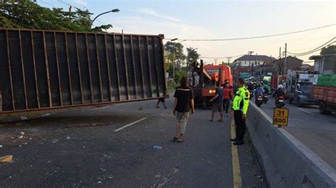 Kronologi Kecelakaan Maut 2 Truk Di Bawen Semarang 1 Orang Tewas