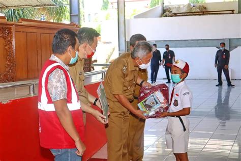 Bupati Wongkar Serahkan Bantuan Peralatan Sekolah Sulut Review