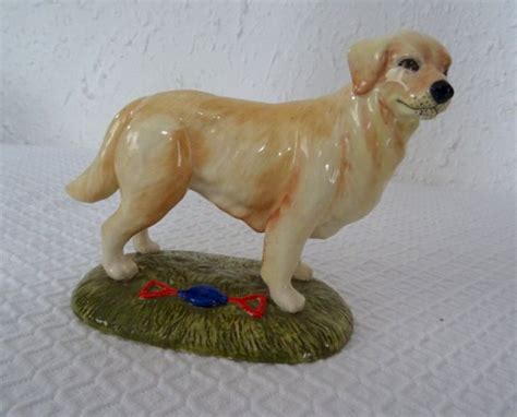 Figurine Porcelaine Golden Retriever Chien Royal Doulton England