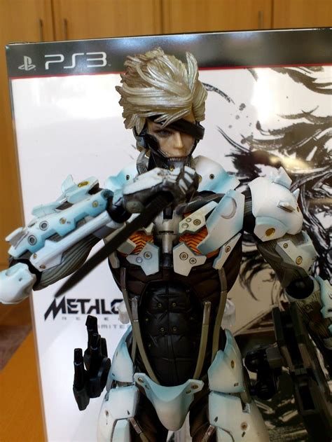 Unboxing Metal Gear Rising Limited Edition Figure Blog