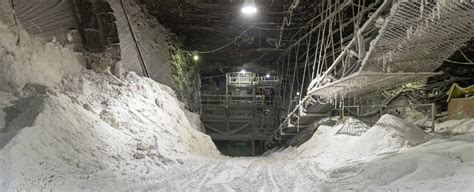 12 Rare Photos That Take You Inside An Amazing Salt Mine Hidden 2 000