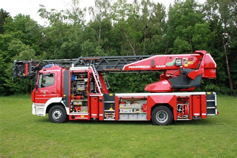 Drehleiter DLK 23 12 Freiwillige Feuerwehr Haar