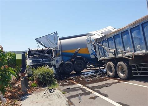 台1線枋山段3大車追撞事故 油罐車駕駛送醫不治 社會 中央社 Cna