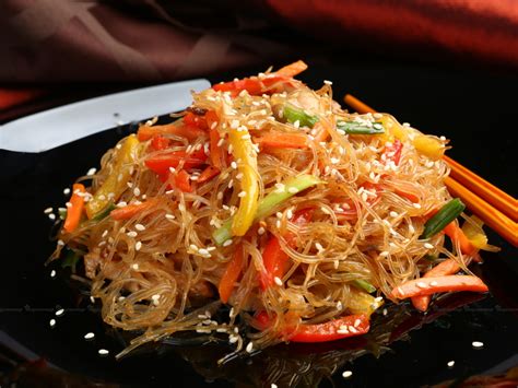 Фунчоза с курицей и овощами, 200г | «Вкусномир» | комбинат питания