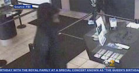 Fbi Releases Photos Of Bank Robbery Suspects Cbs Chicago