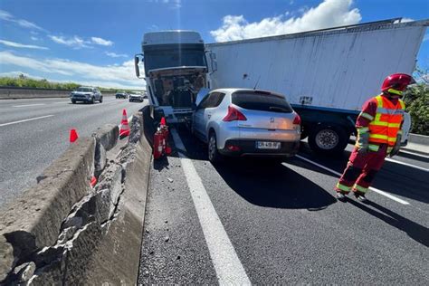 Sainte Marie Accident Spectaculaire Entre Un Poids Lourd Et Une