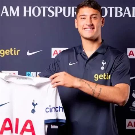 Alejo Véliz refuerza al Tottenham