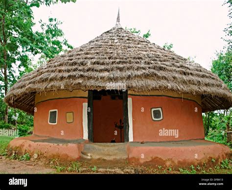 Tribal Hut Hi Res Stock Photography And Images Alamy