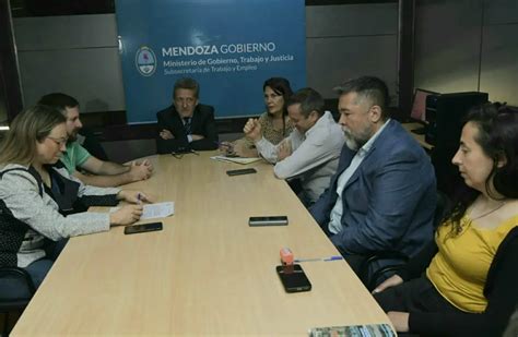 Docentes Rechazaron La Primera Oferta Del Gobierno De Mendoza Un Piso