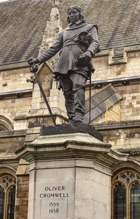 Fileoliver Cromwell Statue Parliament Square Wikimedia Commons