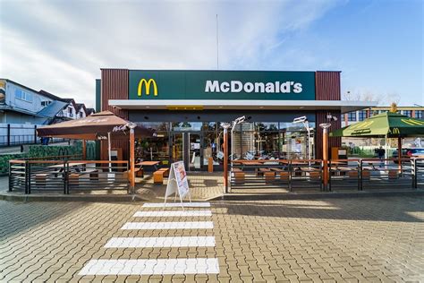 Mcdonalds Deschide Un Restaurant N Ora Ul Zal U