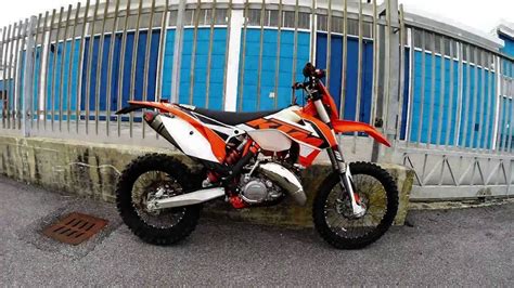 Ktm 125 Exc Akrapovic Soundcheck And Wheelies Youtube