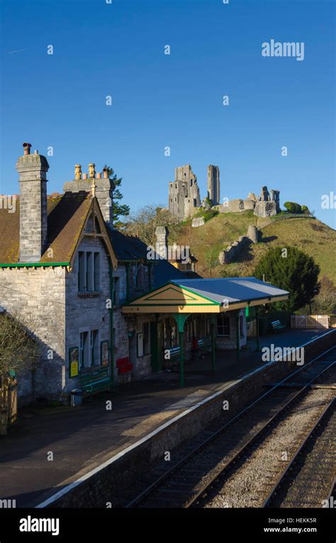 Corfe Castle Dorset Uk 22nd December 2016 Uk Weather Corfe Castle