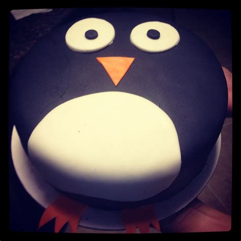 My Penguin Birthday Cake Super Easy To Make Penguin Cakes Penguin