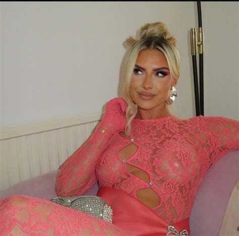 Instagram Chloe Burrows Nude Photo 11 The Fappening Leaked Photos