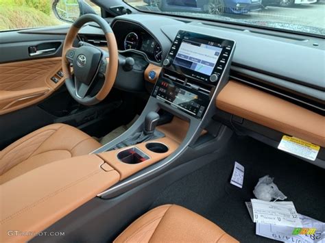 Toyota Avalon Hybrid Limited Cognac Dashboard Photo